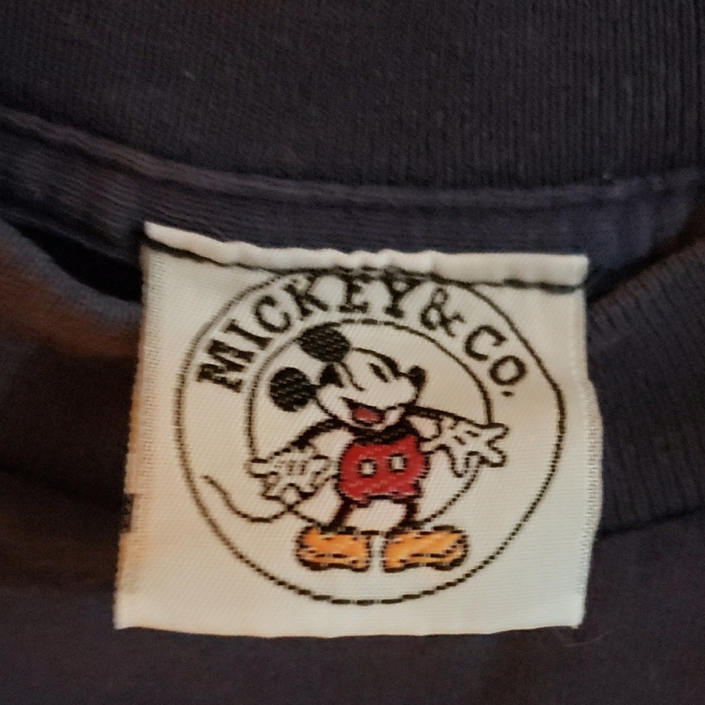 Must Bundle 2+ @ $5 Each Winnie the Pooh Navy T-Shirt Size M - Picture 2 of 5